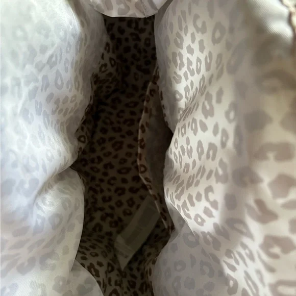 JustFab Tan Woven Tote Bag - Picture 6 of 16